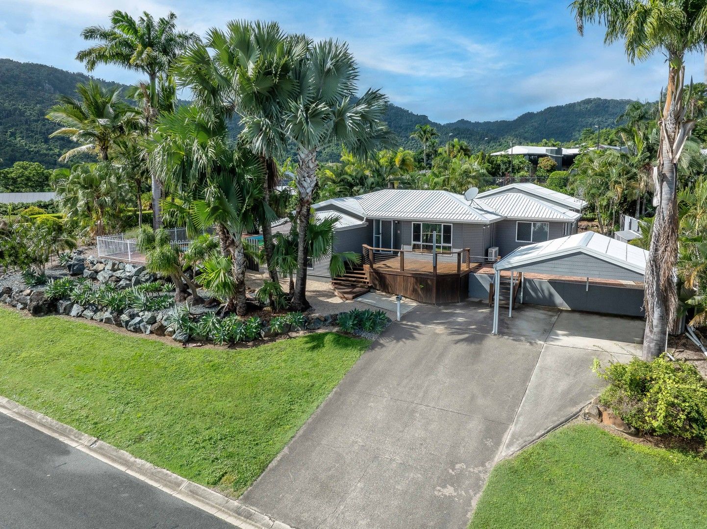 1 Whitehaven Crescent, Cannonvale QLD 4802, Image 0