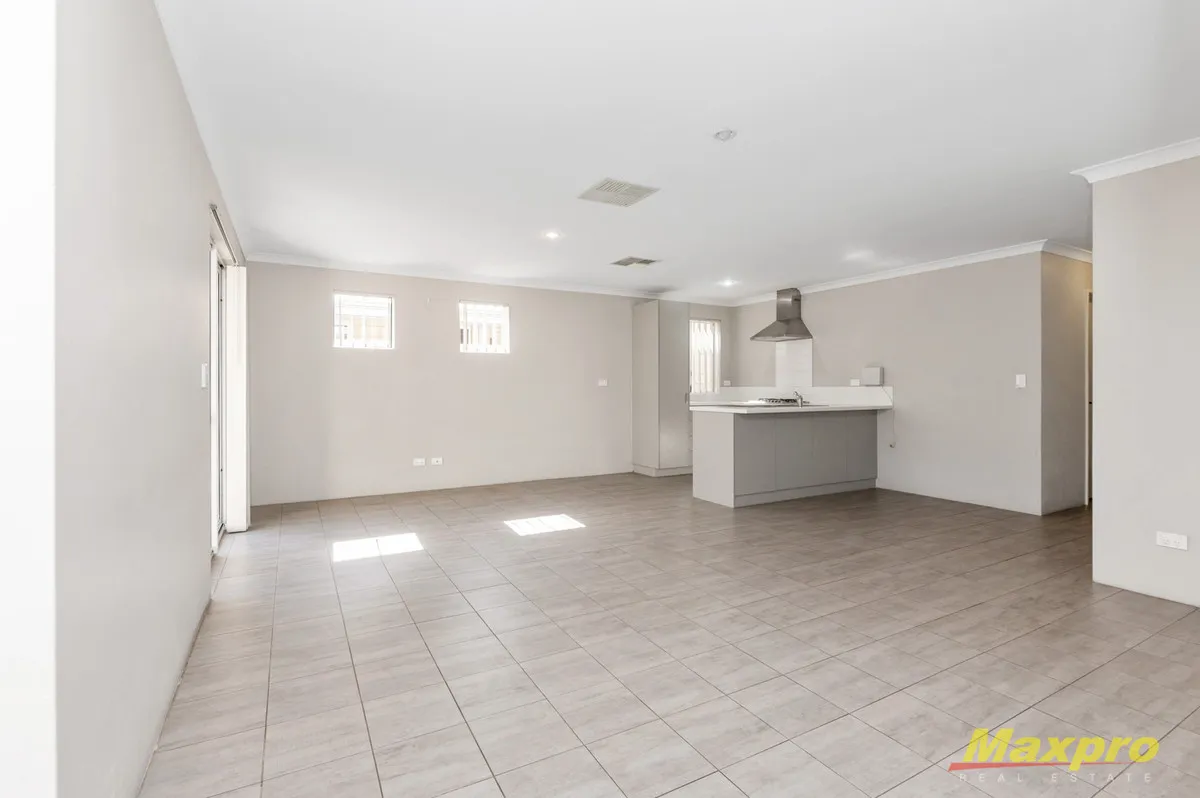 Freshly painted 3 Bedroom Family Home - View 5