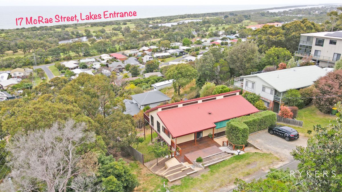 3 bedrooms House in 17 McRae Street LAKES ENTRANCE VIC, 3909
