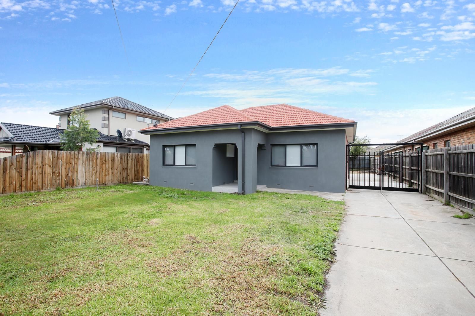 3 bedrooms House in 8 Pershing Street RESERVOIR VIC, 3073