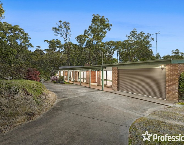 42 Warrawee Road, Mount Evelyn VIC 3796