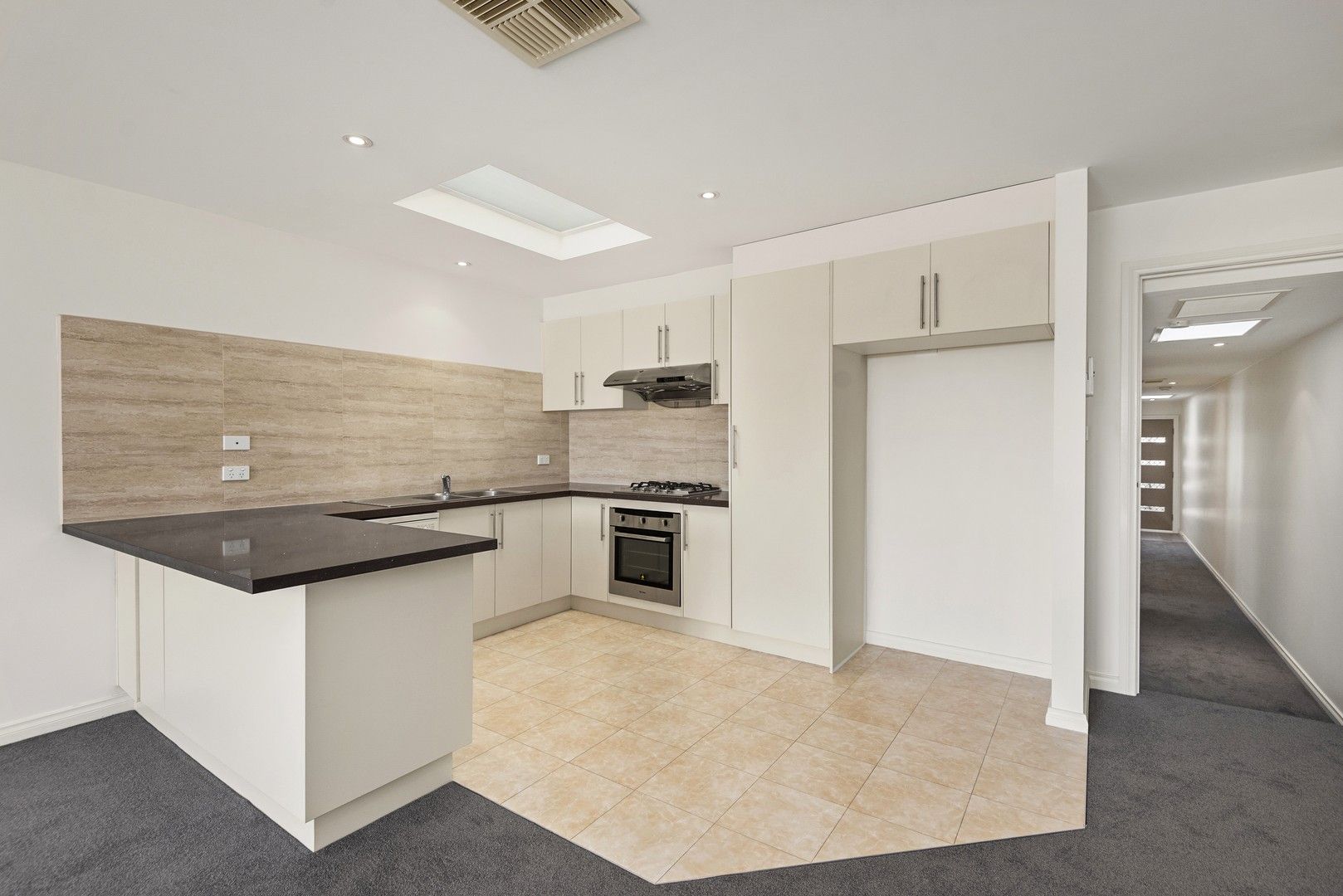 2 bedrooms Apartment / Unit / Flat in 2/40 Hamilton Street MONT ALBERT VIC, 3127