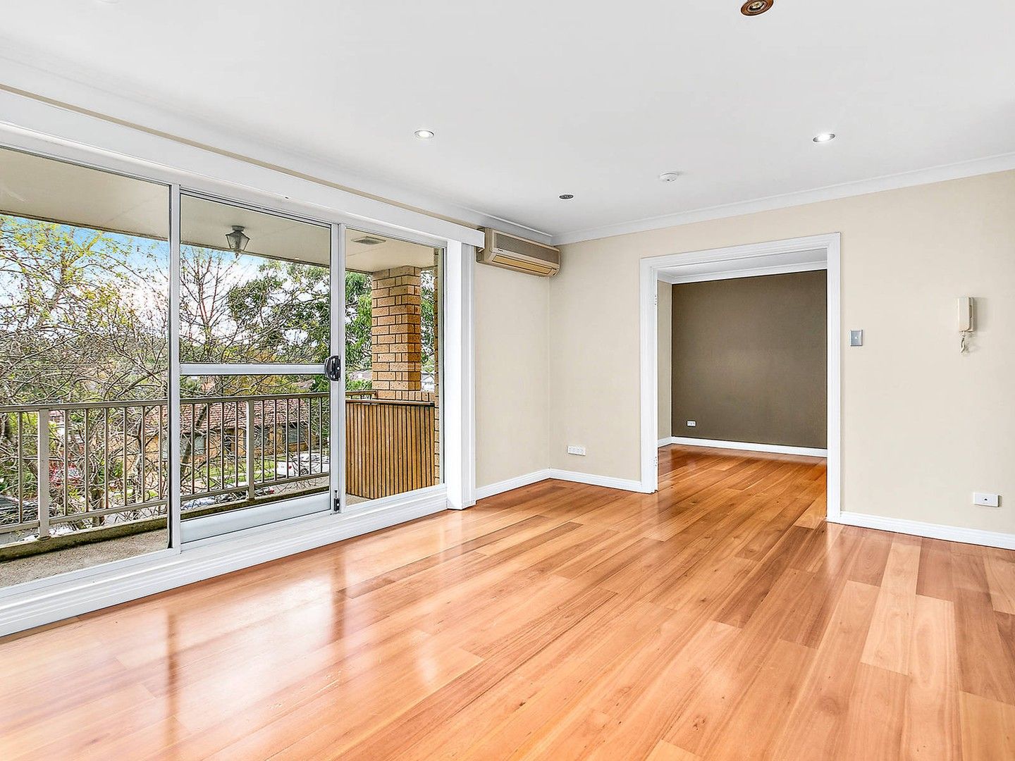 3 bedrooms Apartment / Unit / Flat in 23/99 Karimbla Road MIRANDA NSW, 2228