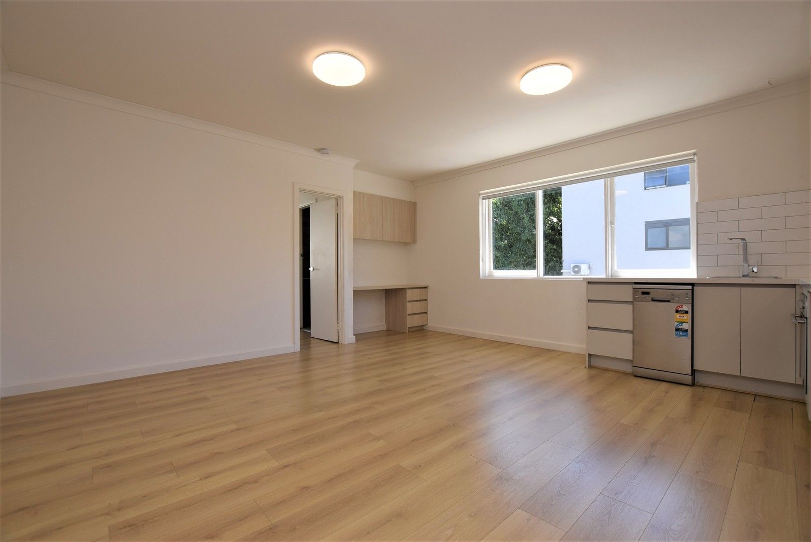 1 bedrooms Apartment / Unit / Flat in 24/24 Tennyson Street ELWOOD VIC, 3184