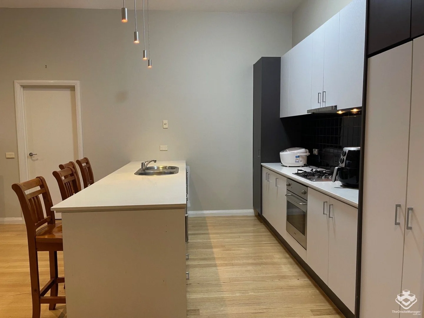 Additional image 2 of ID:21151505/93-103 High Street, Preston VIC 3072