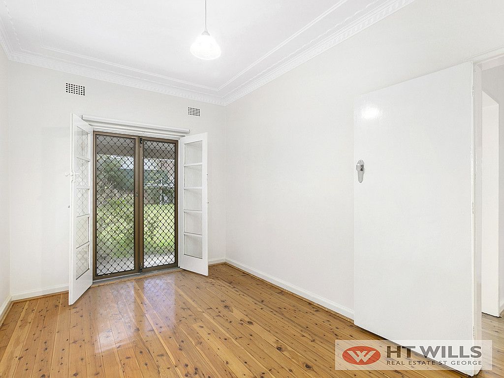 14a Blakesley Road, Carlton NSW 2218, Image 0