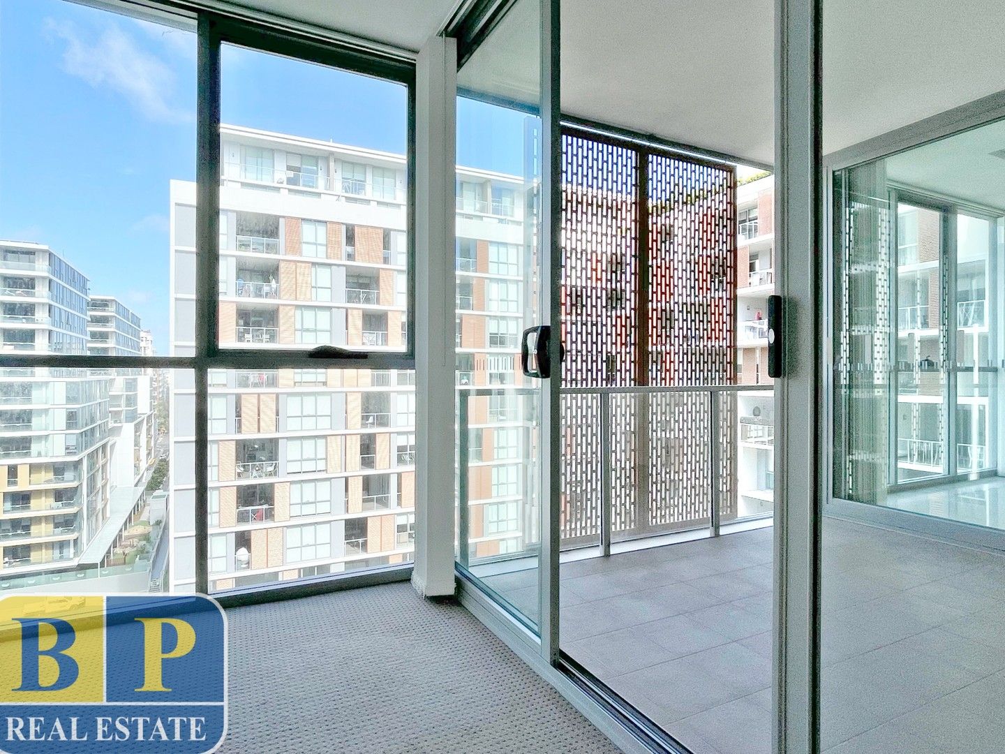 3 bedrooms Apartment / Unit / Flat in 910/39 Kent Road MASCOT NSW, 2020