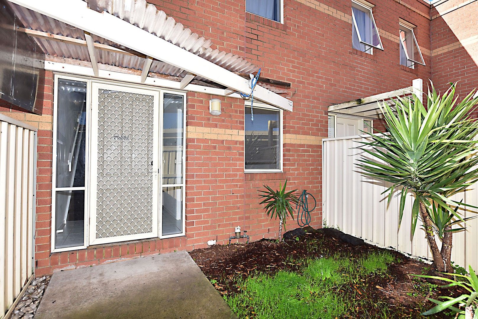 2 bedrooms Apartment / Unit / Flat in 4/114 Warren Road MORDIALLOC VIC, 3195