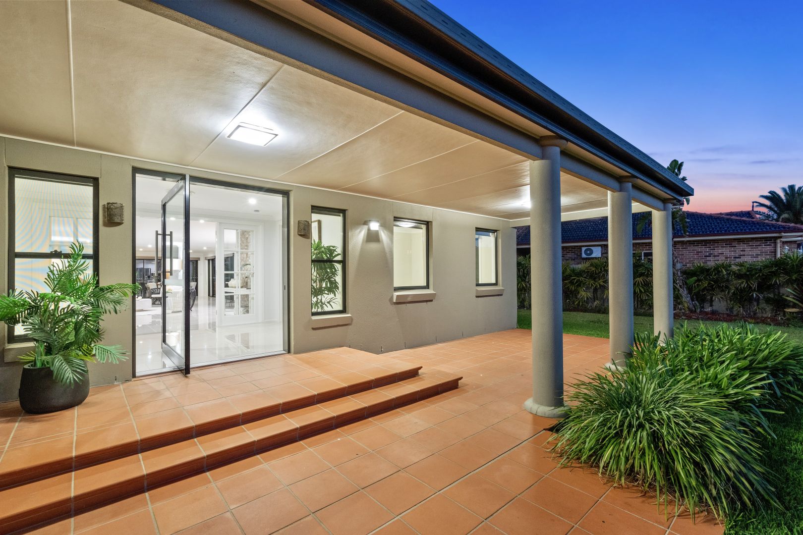 12 Plymouth Court, Raby Bay QLD 4163, Image 2