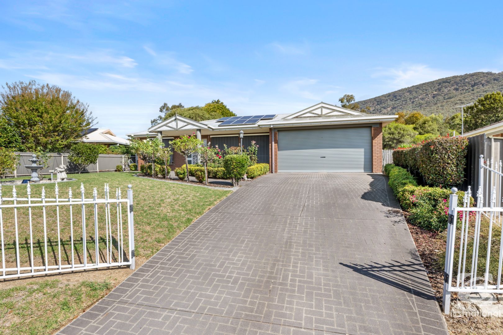 5 Murra Court, Kiewa VIC 3691, Image 1