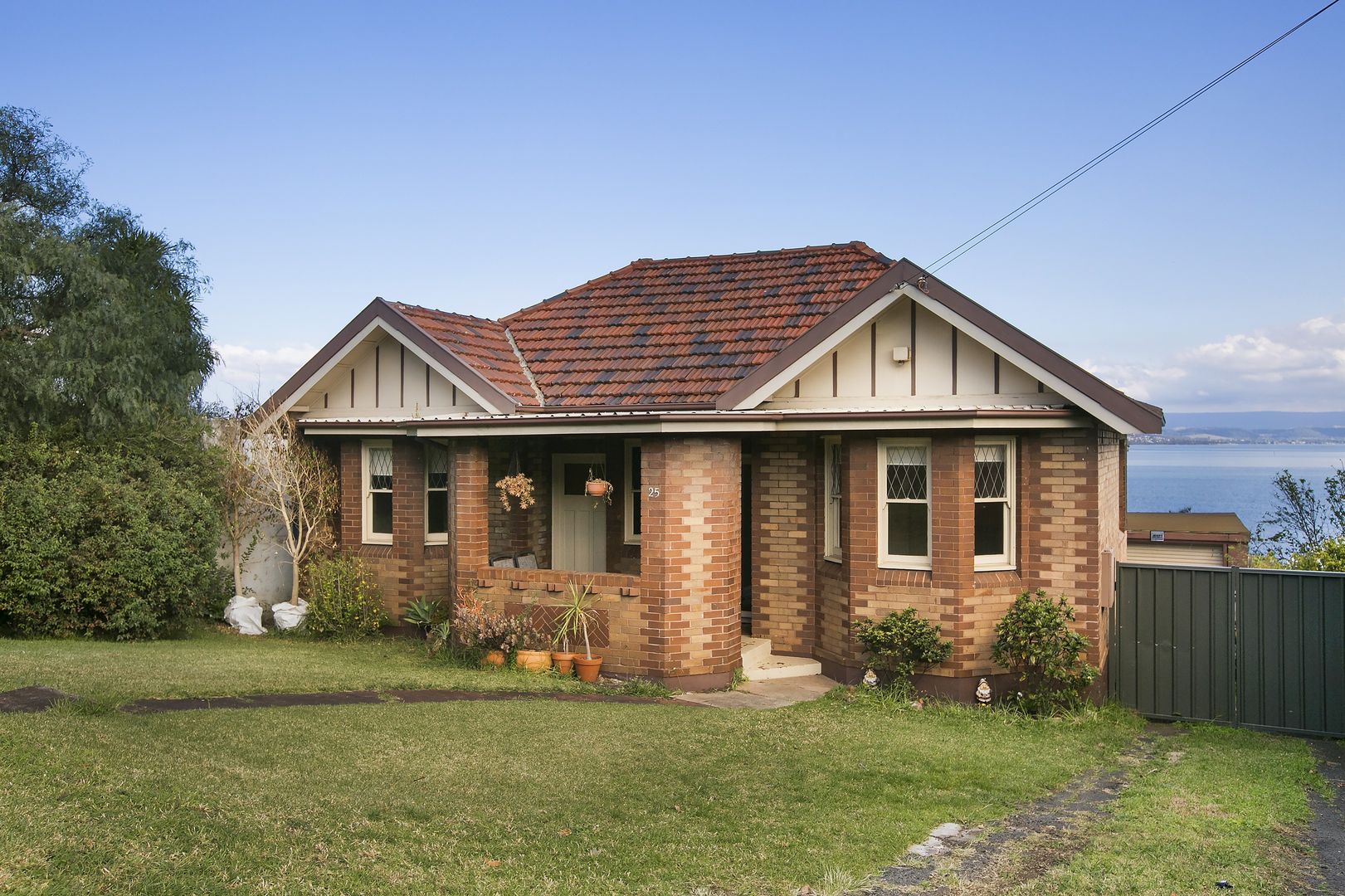 25 Northcliffe Drive, Lake Heights NSW 2502, Image 2