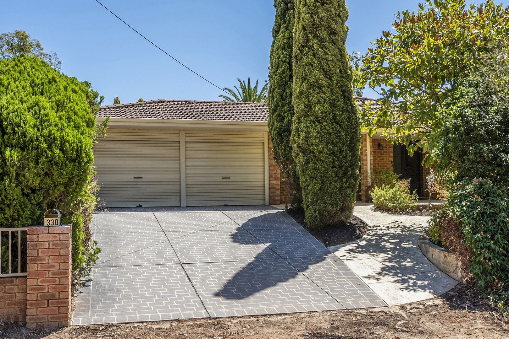 4 bedrooms House in 330 Canning Road LESMURDIE WA, 6076