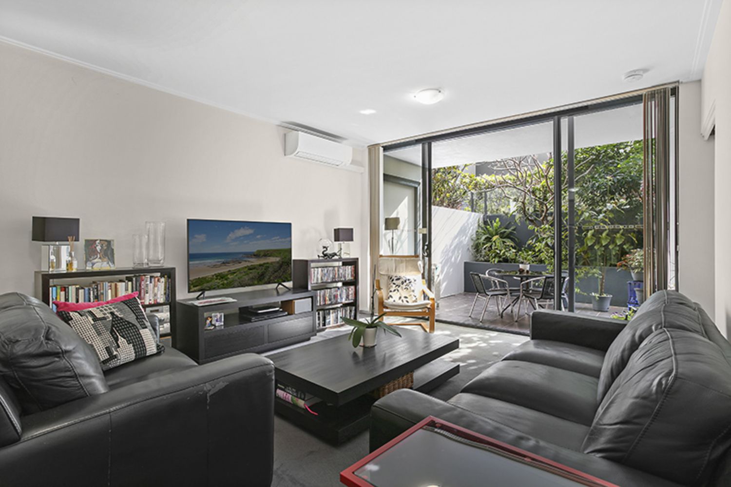 1 bedrooms Apartment / Unit / Flat in 202A/11 Hunter Street WATERLOO NSW, 2017