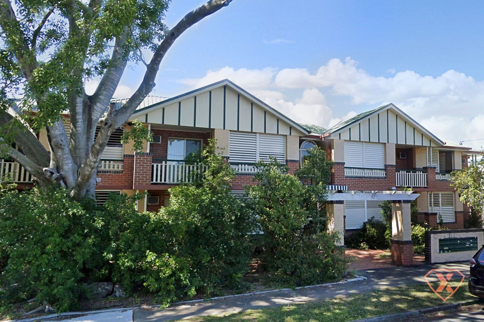 2 bedrooms Apartment / Unit / Flat in A2/52 Baron Street GREENSLOPES QLD, 4120