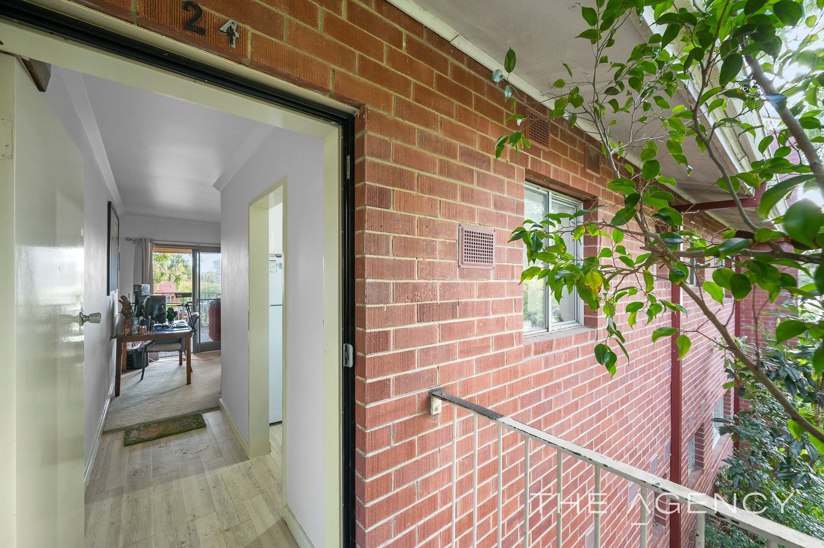 24/2 Benjamin Street, Armadale WA 6112, Image 2