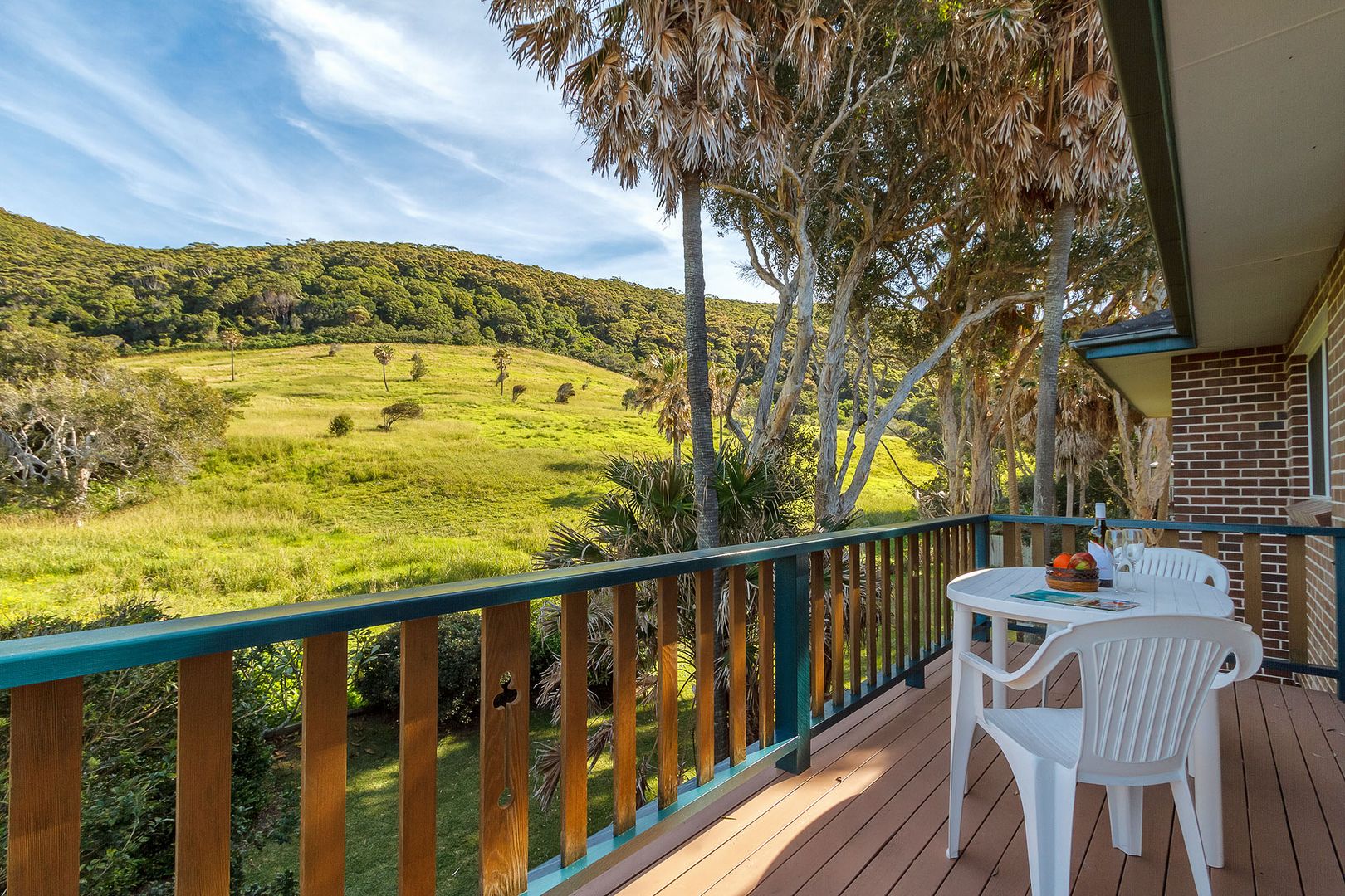 5 Ampat Place, Blueys Beach Property History & Address Research Domain