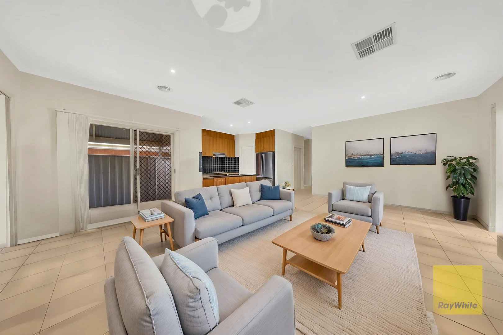 Additional image 10 of 29 Holmes Way, Caroline Springs VIC 3023