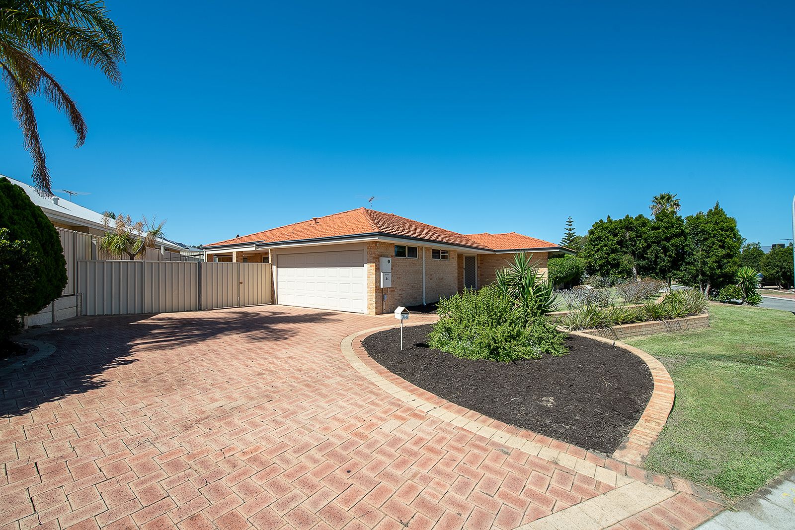 24 Tableland Way, Carramar WA 6031, Image 1