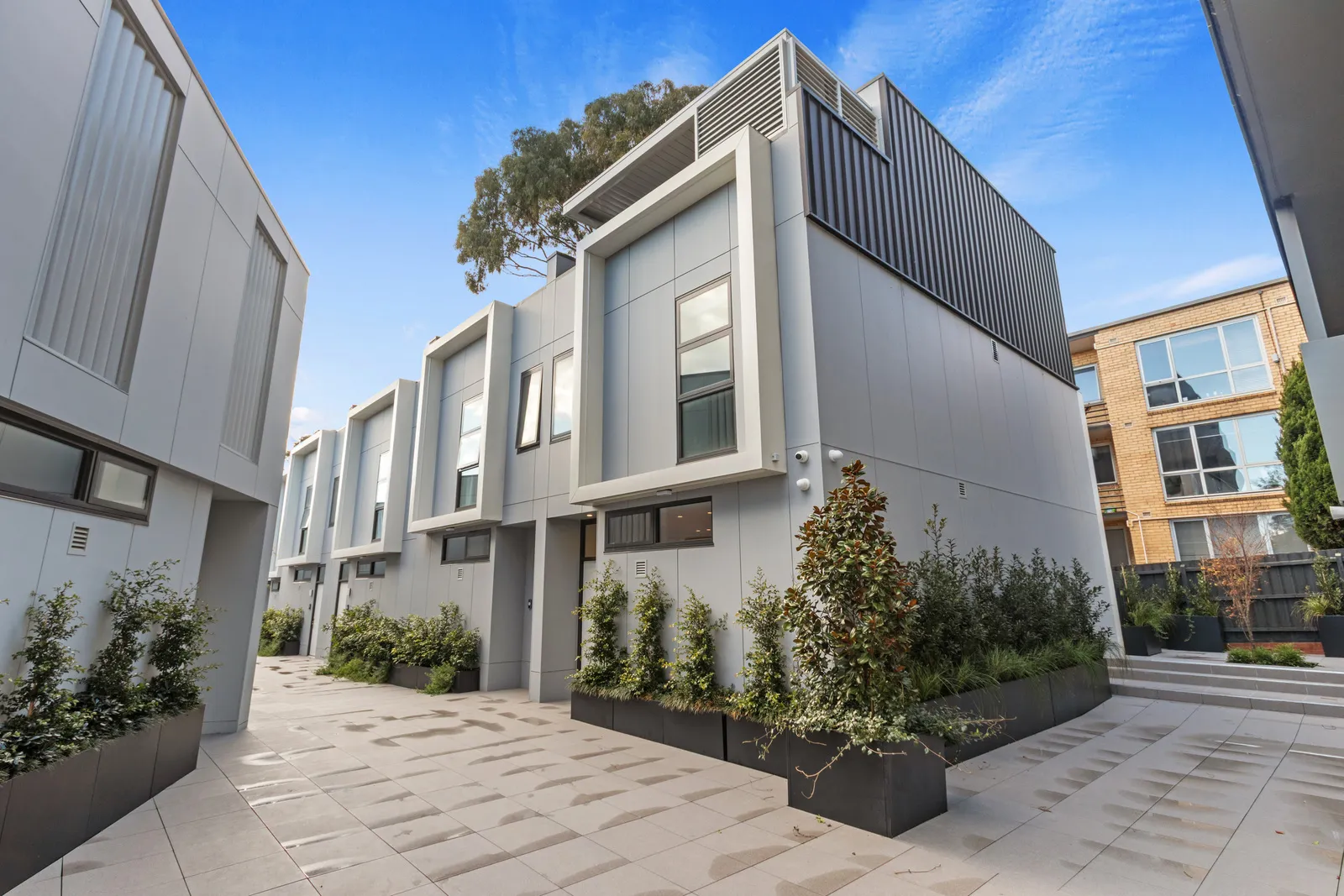 Superb 4 Level Townhouse with City Views, Toorak