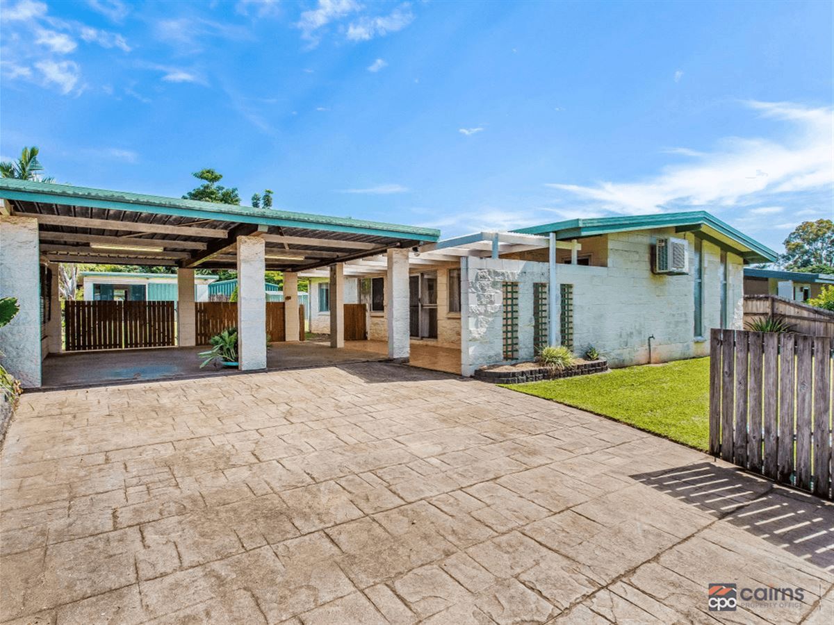 4 bedrooms House in 24 Woomera Street BAYVIEW HEIGHTS QLD, 4868