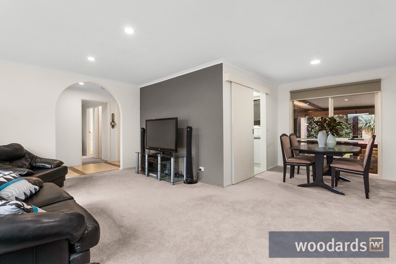 8 Elliminya Court, Clarinda VIC 3169, Image 2