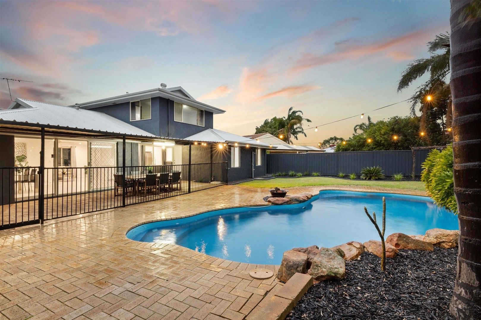 4 bedrooms House in 9 Dotterel Trail BALLAJURA WA, 6066