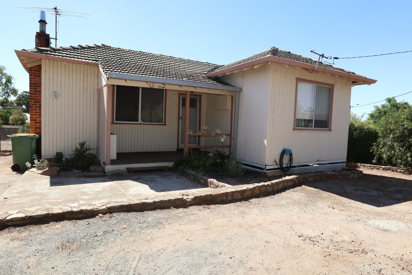2 bedrooms House in 121 Doney Street NARROGIN WA, 6312