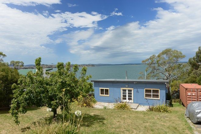 Picture of 531 Shark Point Road, PENNA TAS 7171