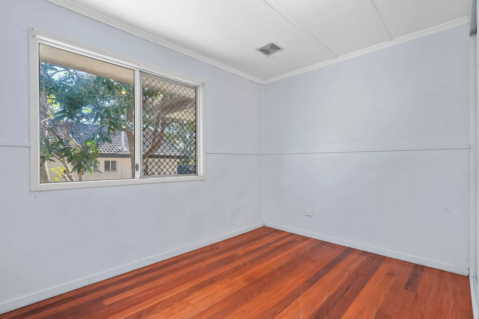 7 Skyline Drive, Kingston QLD 4114 - House For Rent | Domain