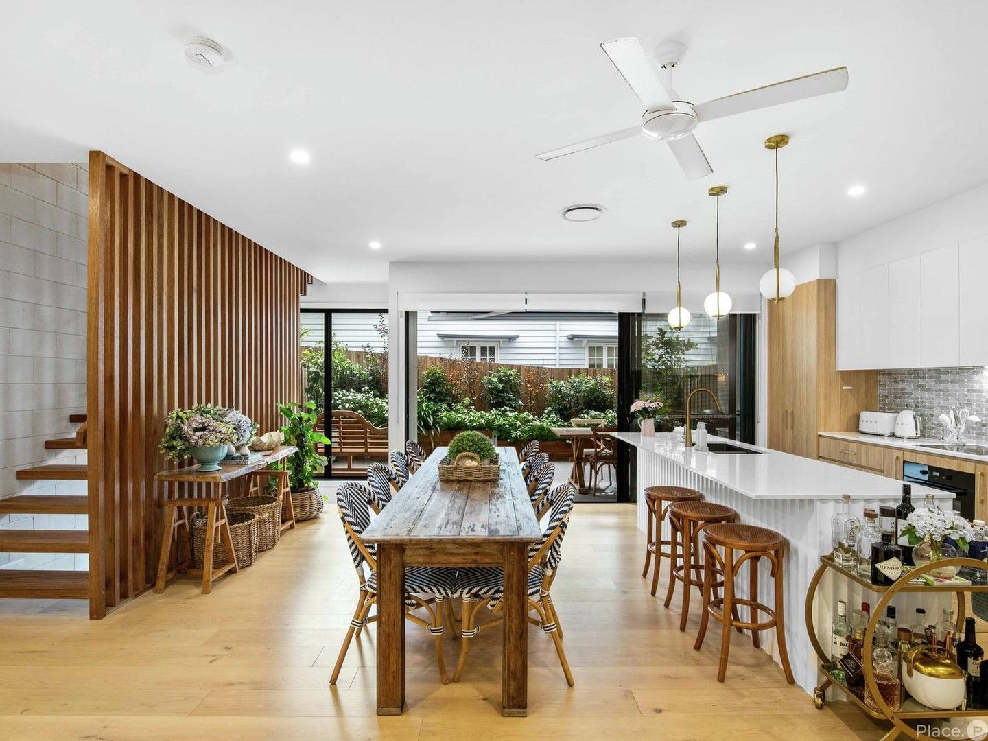 3 bedrooms Townhouse in 3/22 Dover Street HAWTHORNE QLD, 4171