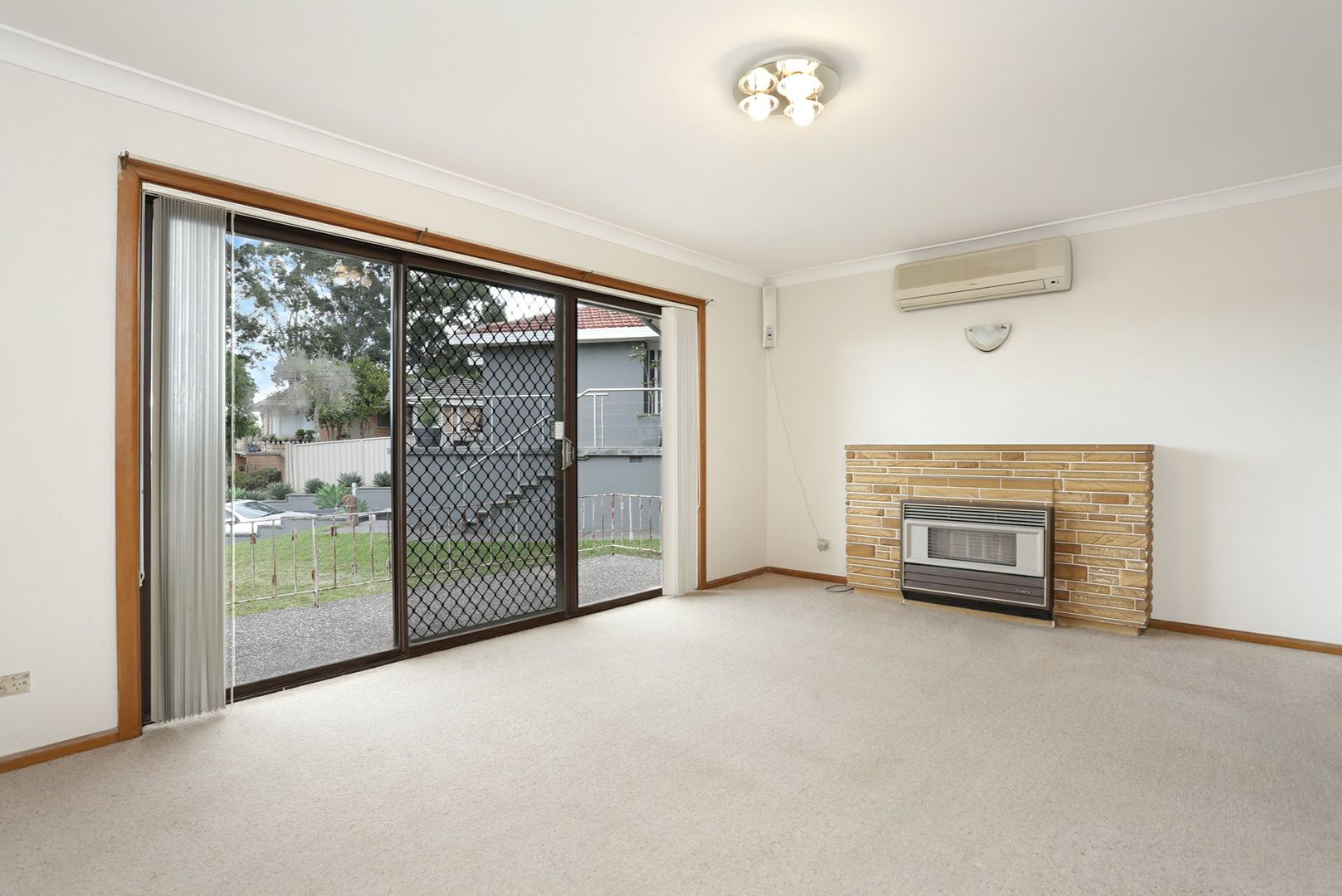 25 Ayres Crescent, Georges Hall NSW 2198, Image 1