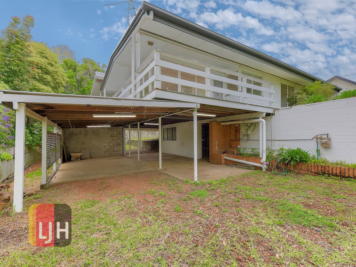 3 bedrooms House in 10 Sarina Street STAFFORD HEIGHTS QLD, 4053