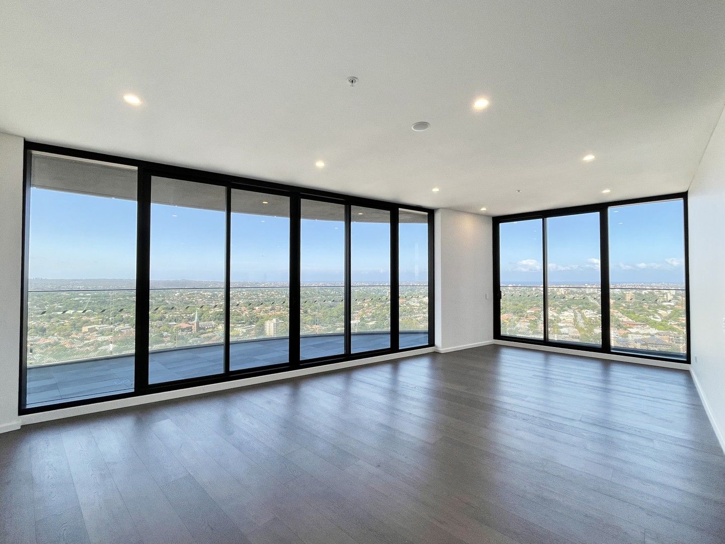 2 bedrooms Apartment / Unit / Flat in Level 31/500 Pacific Highway ST LEONARDS NSW, 2065