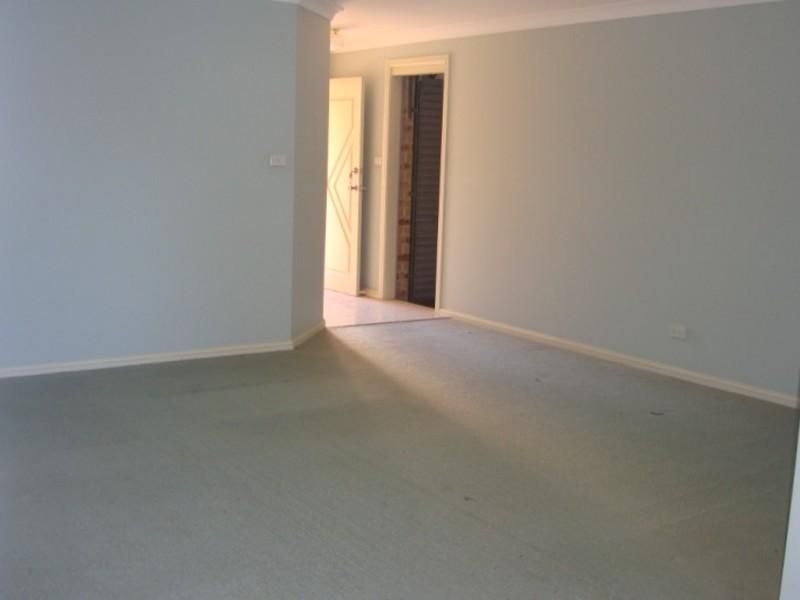 3/87-89 Cambridge Street, CANLEY HEIGHTS NSW 2166, Image 2