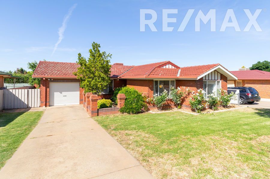 4 Kimba Drive, Glenfield Park NSW 2650, Image 0