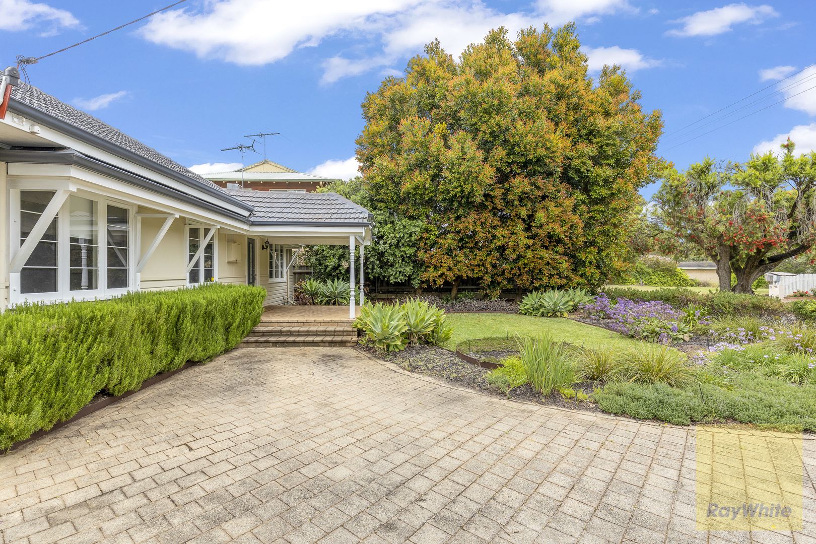 120 River View Avenue, South Guildford WA 6055, Image 2