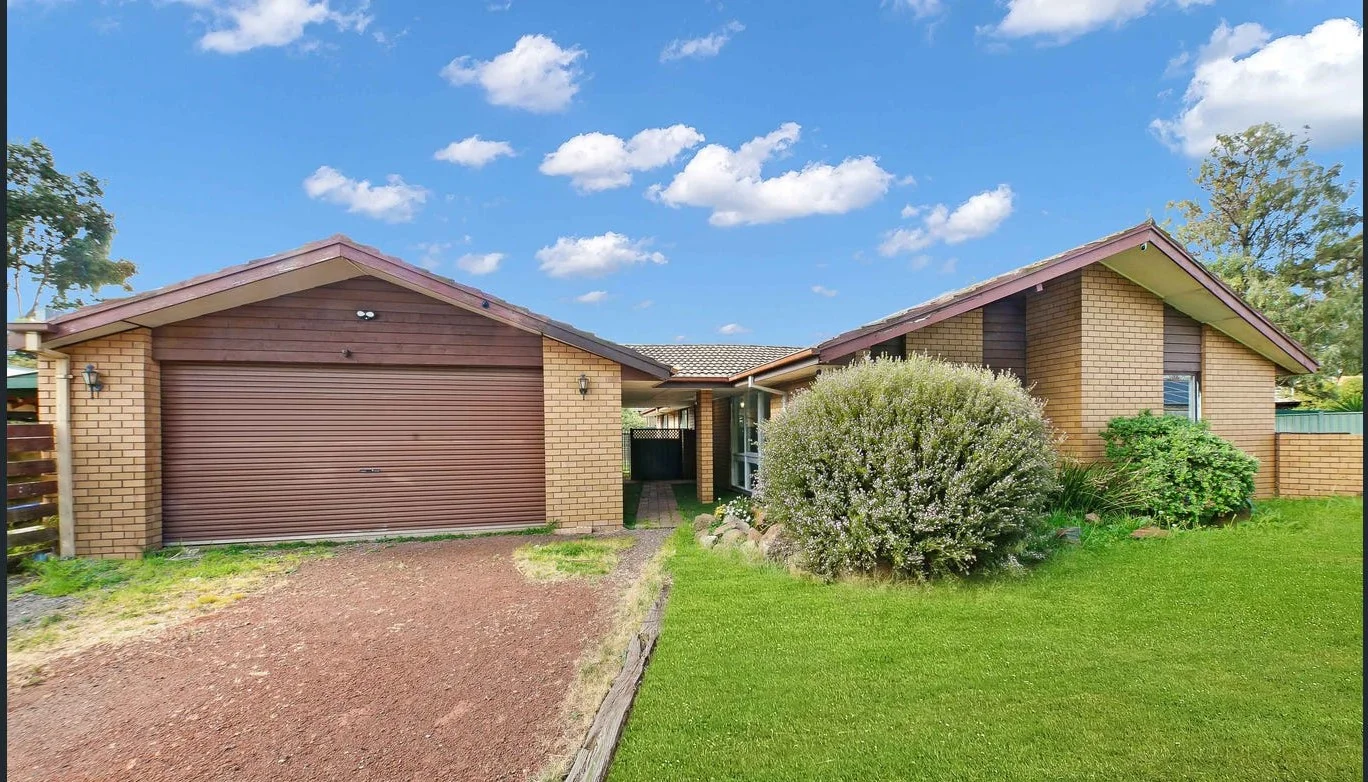 6 Kingsley Place, Melton West VIC 3337