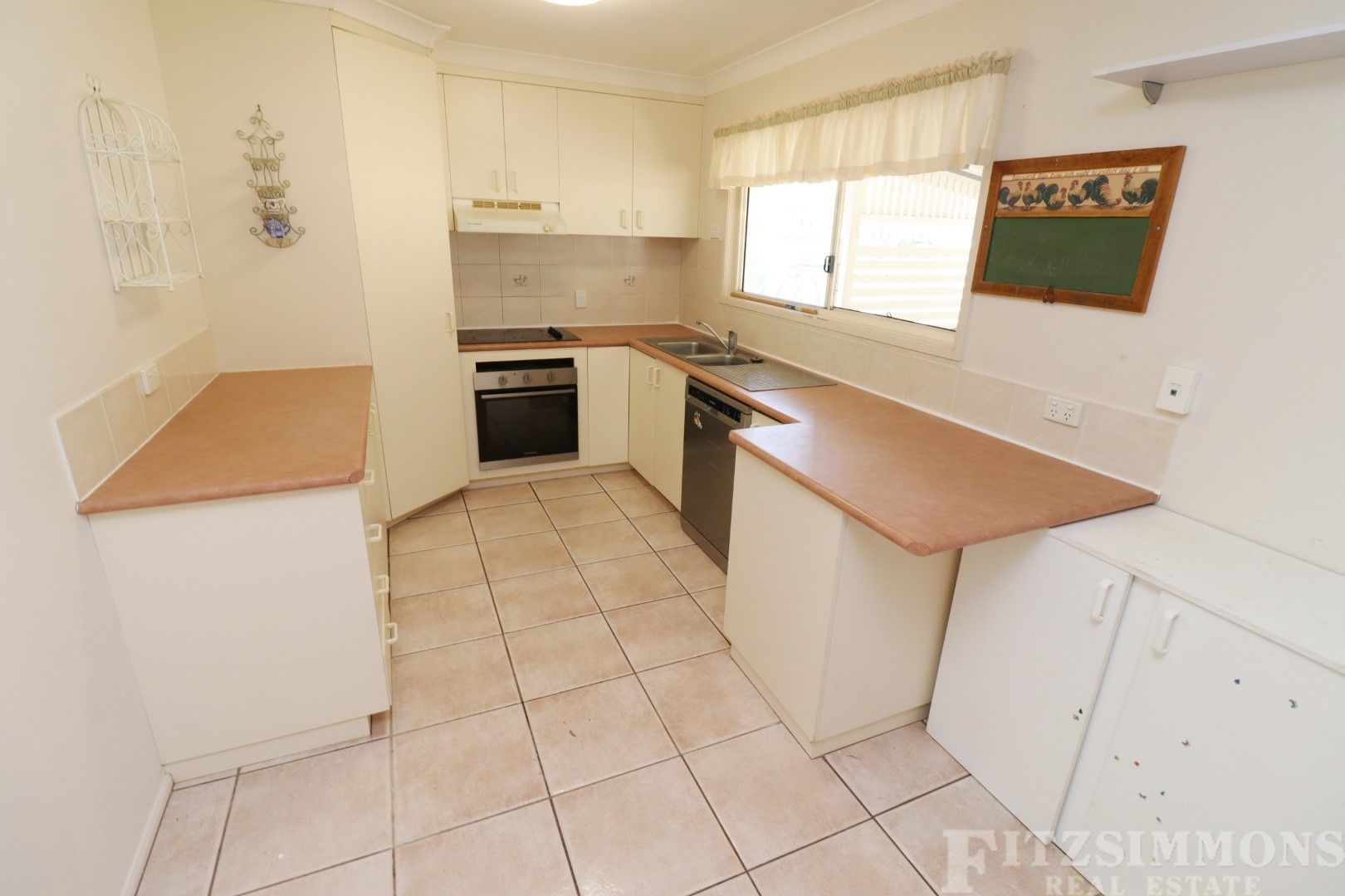 16 Lynette Street, Dalby QLD 4405, Image 1