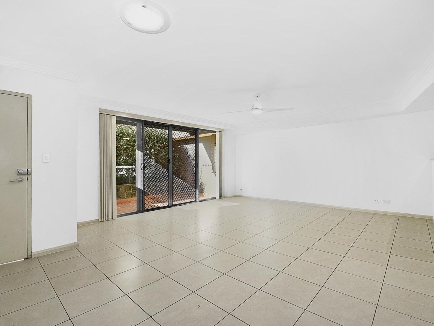 2 bedrooms Apartment / Unit / Flat in 4/8 Wandella Road MIRANDA NSW, 2228