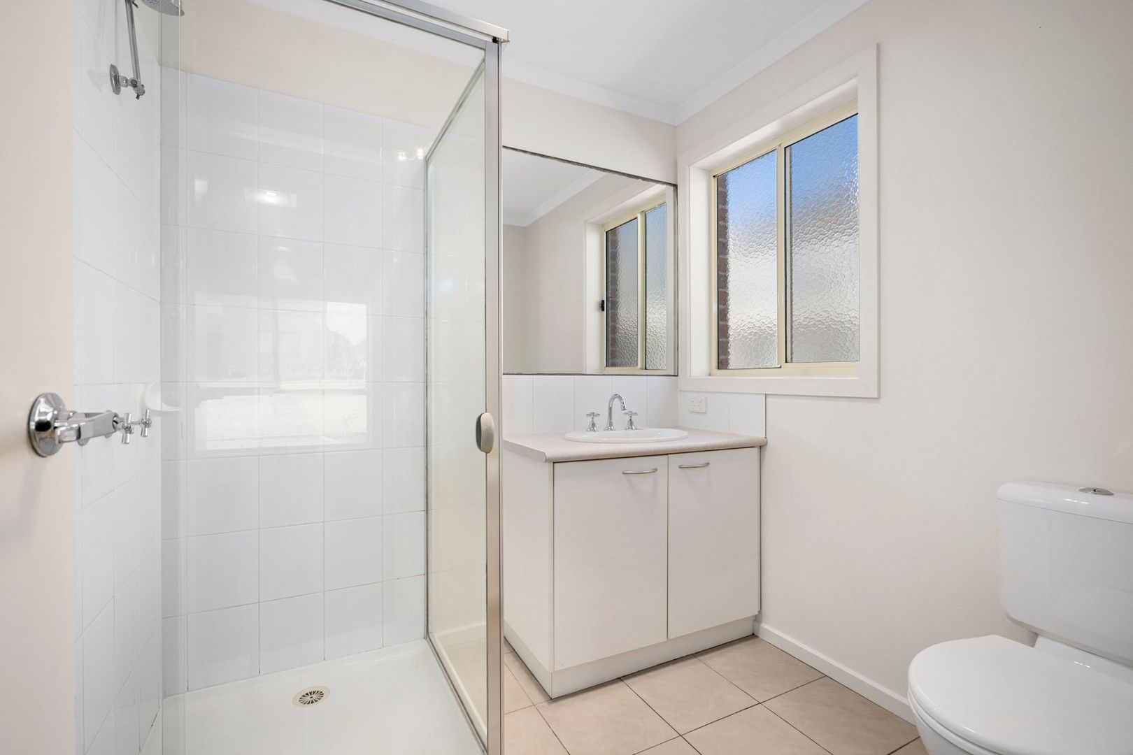 15 Platina Avenue, Waurn Ponds VIC 3216, Image 2