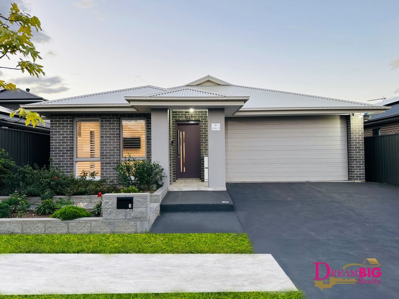4 bedrooms House in 3 Wenlock Street MARSDEN PARK NSW, 2765