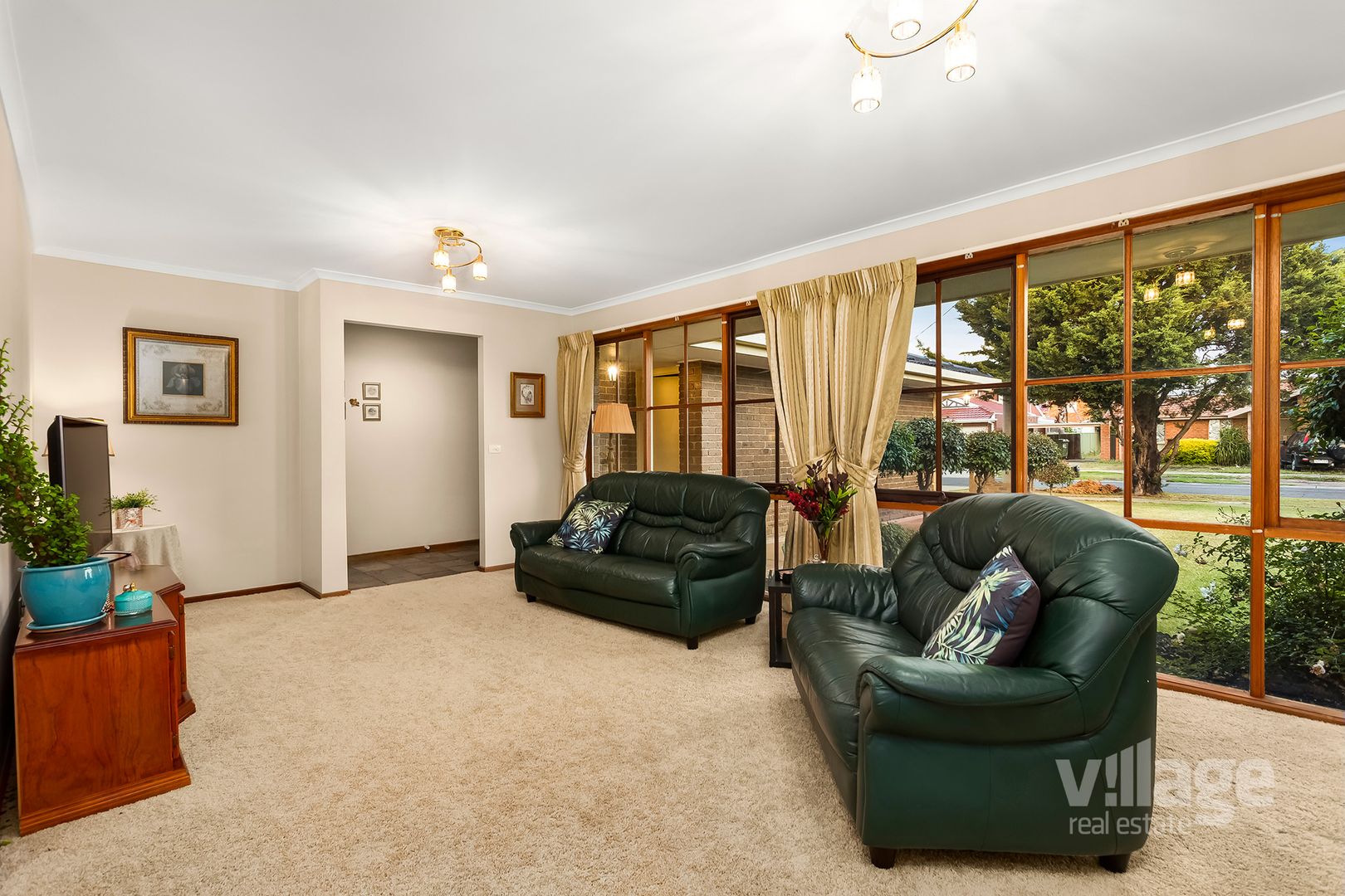 2 Delahunty Court, Altona Meadows VIC 3028, Image 2