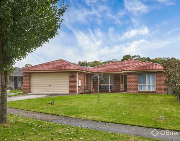 18 Clifford Drive, Drouin VIC 3818