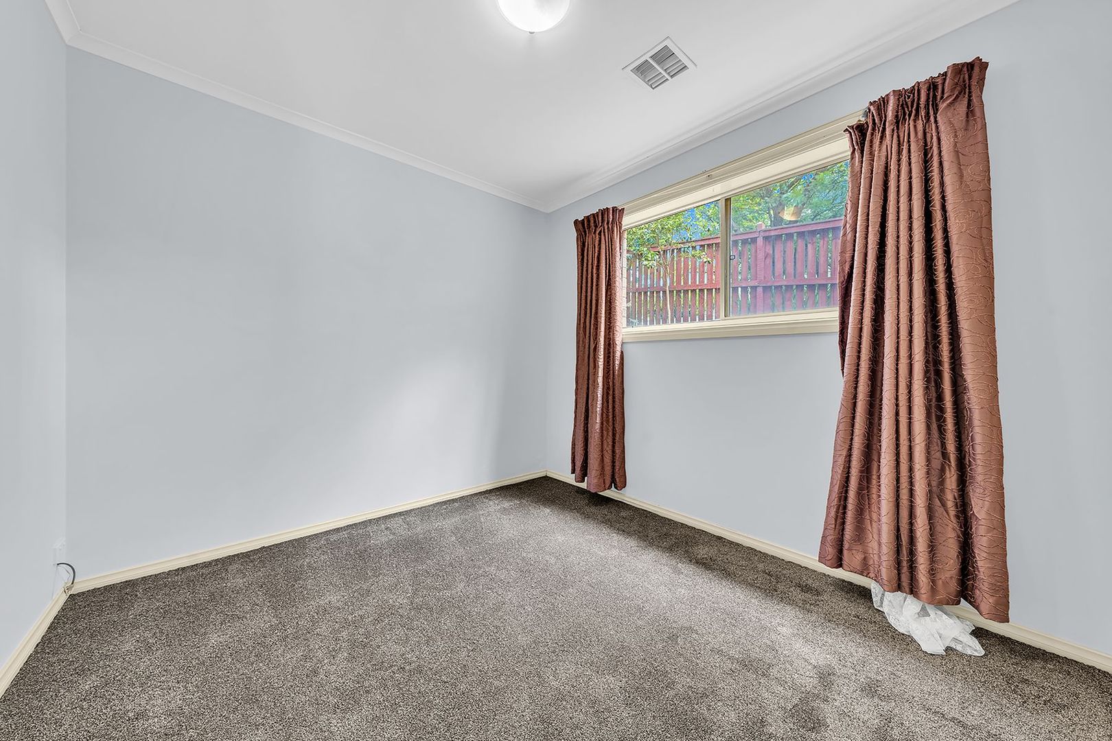 6 Margaret Gray Close, Glen Waverley VIC 3150 House For Rent 880