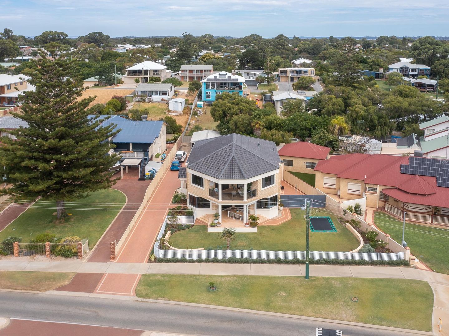 15 Spinaway Parade, Falcon WA 6210, Image 2