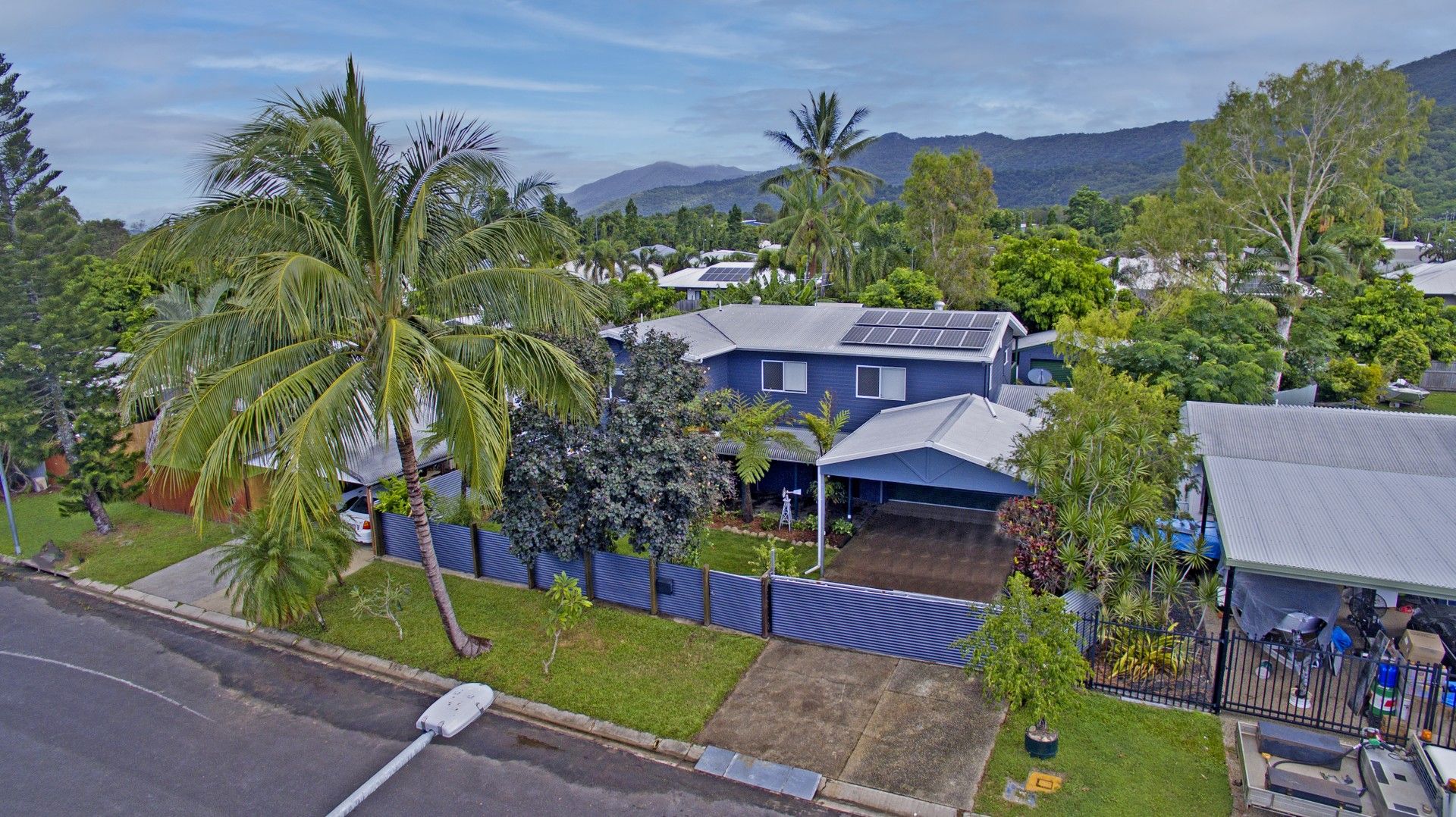 4 bedrooms House in 7 Kimberley St TRINITY PARK QLD, 4879