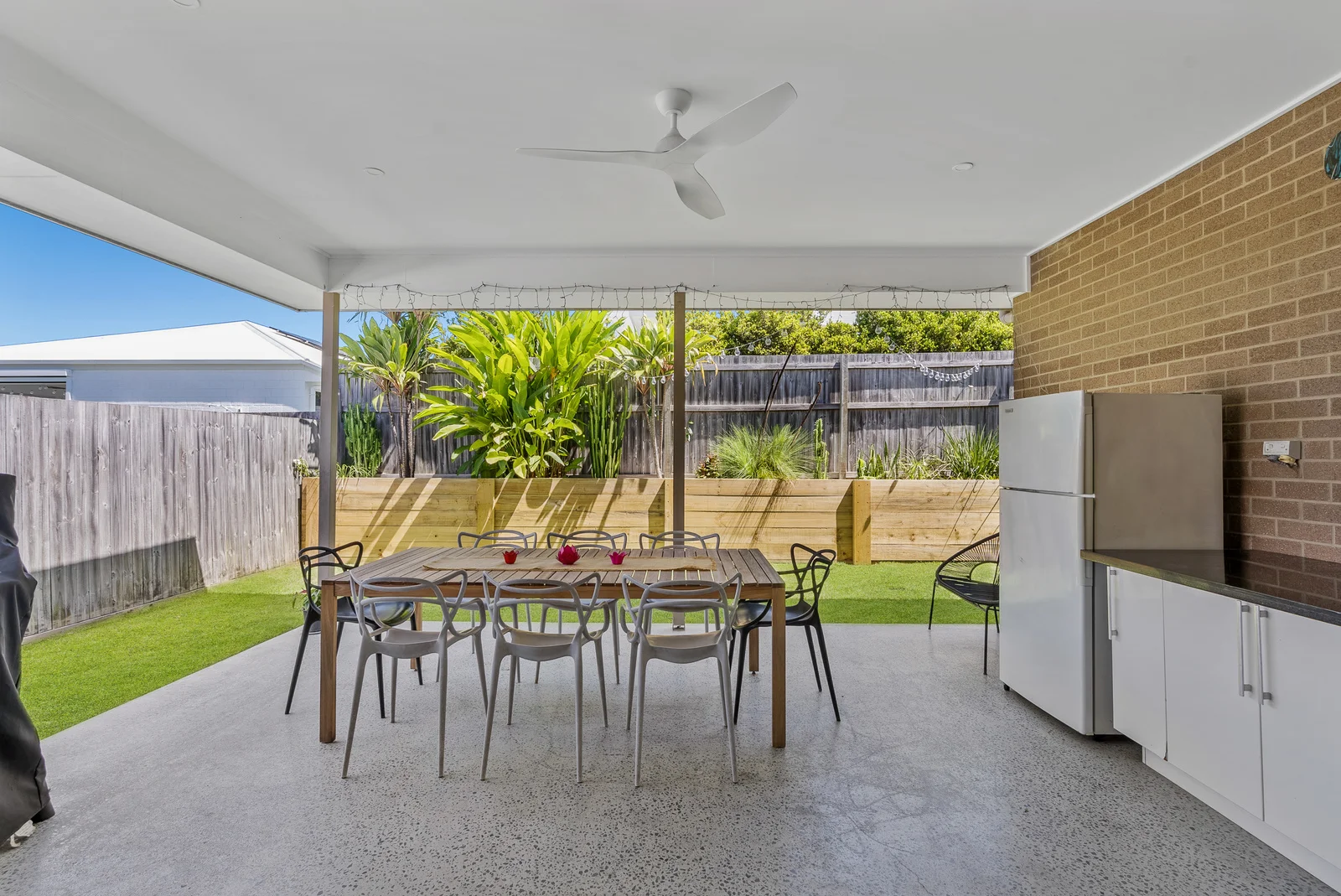23 Sapphire Place, Elanora QLD 4221