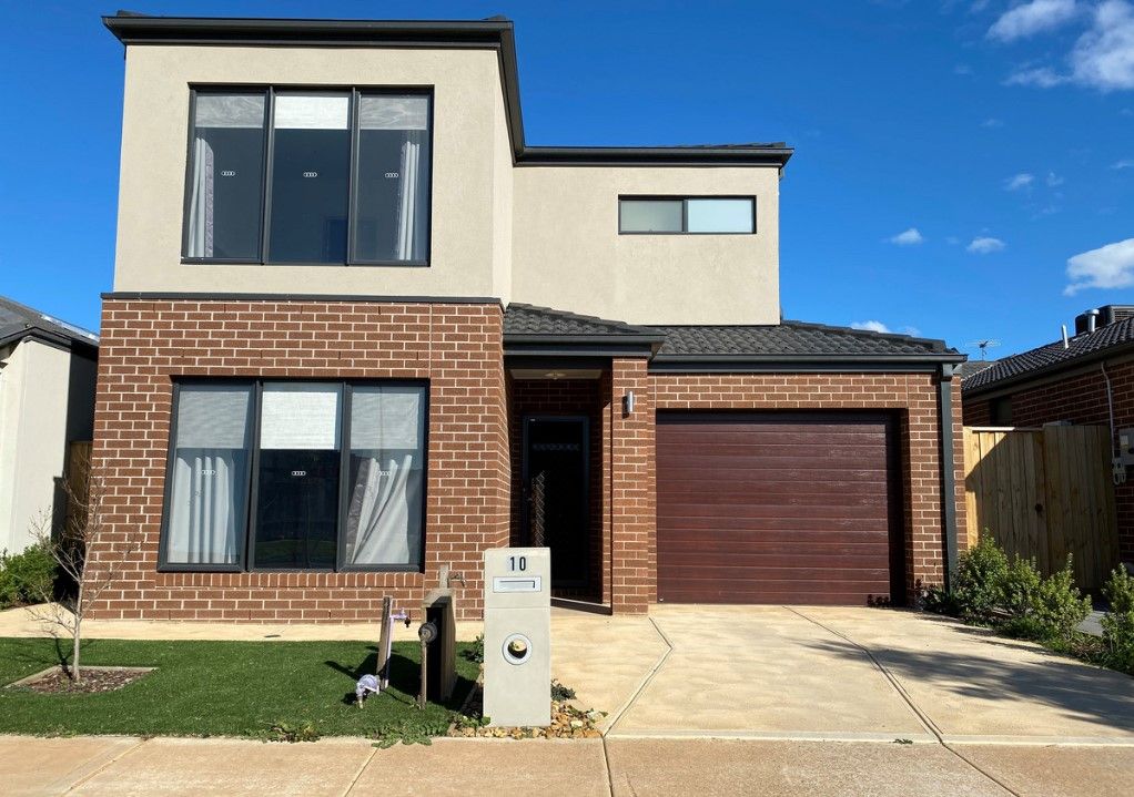 3 bedrooms House in 10 Gershwin Crescent POINT COOK VIC, 3030
