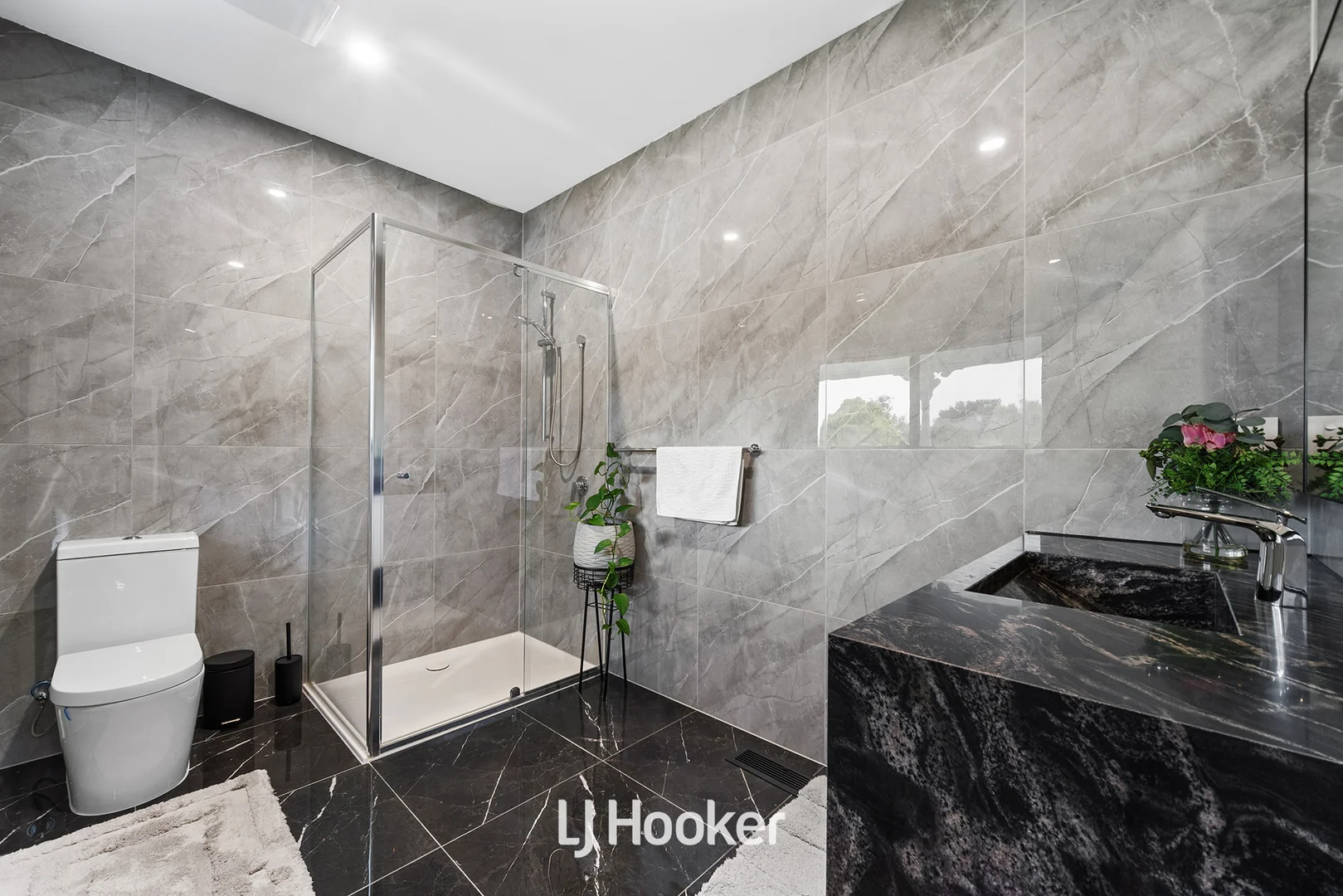 Additional image 17 of 51 - 52 Carolyn Close, Narre Warren North VIC 3804