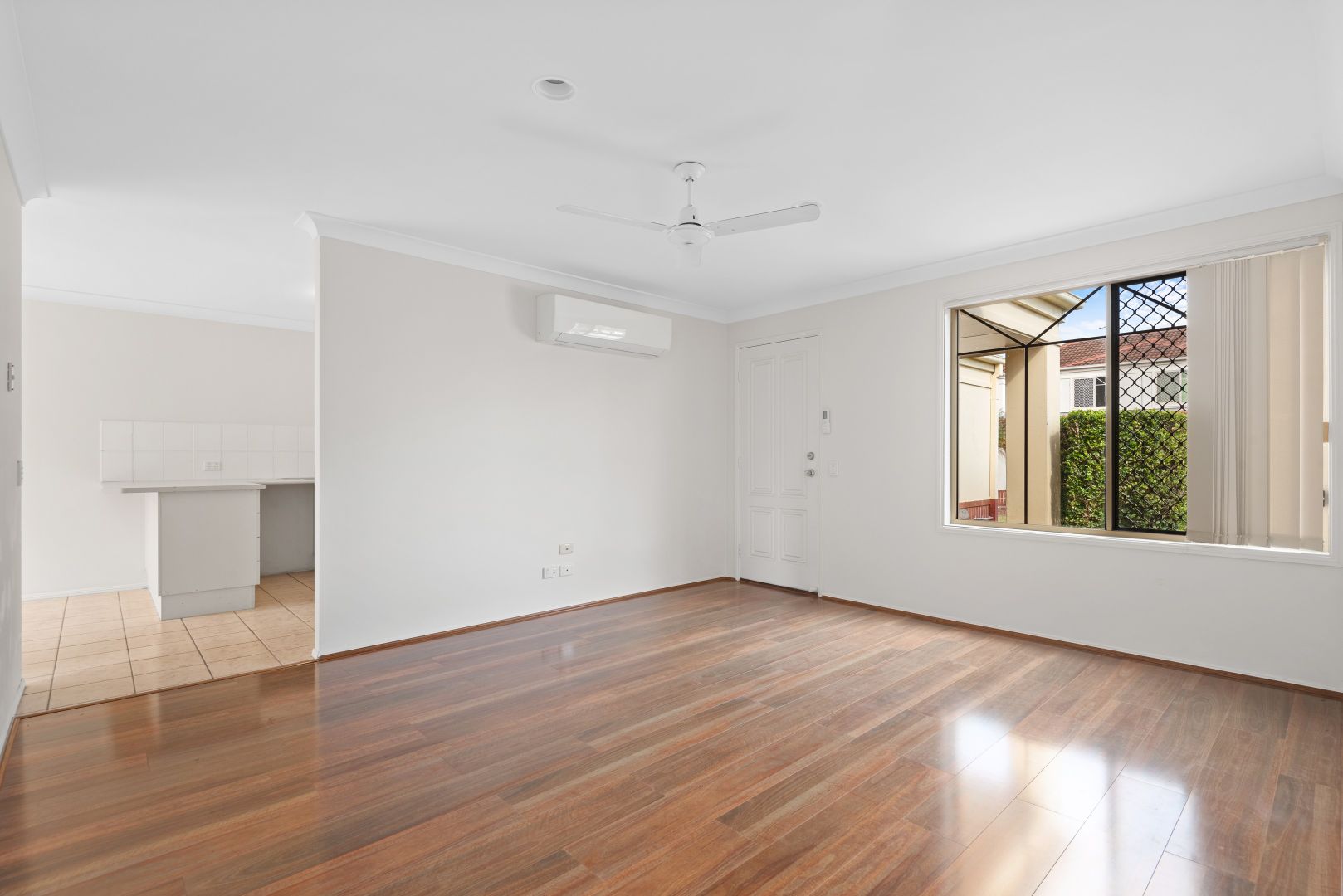 35/8 Manor Street, Eight Mile Plains QLD 4113, Image 2